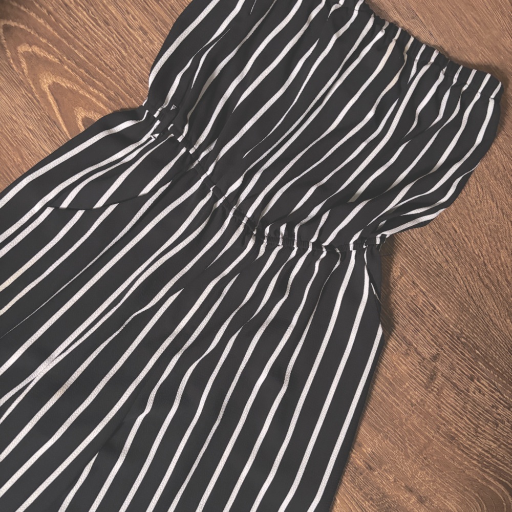 Black and White Jumpsuit 
Only used 2x